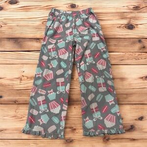 Carter’s Grey Pajama Pants W/ Pink Cupcakes EUC Size 8